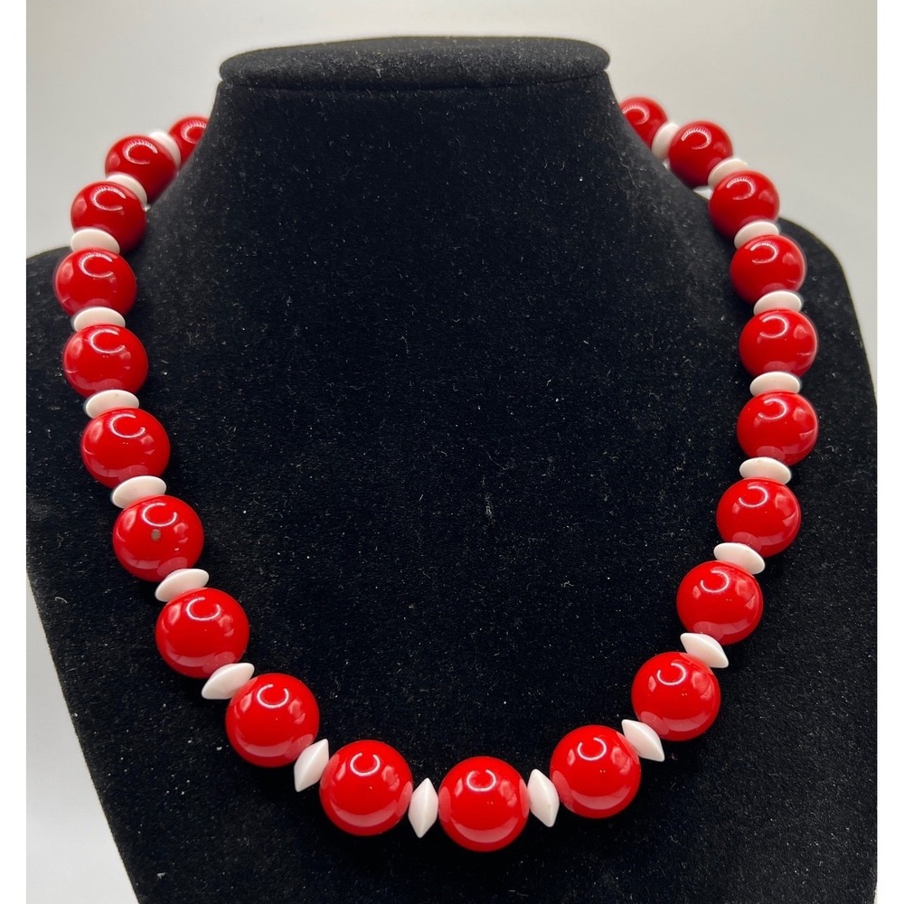 Vintage Red Bead Necklace‎ White Spacers Retro Valentine Statement 18"